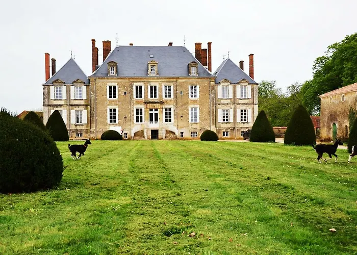 Chateau Des Noces Couette-café