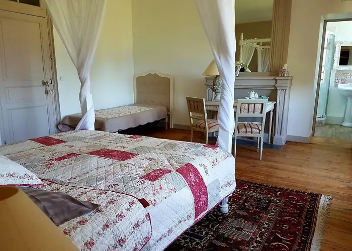 Couette-café Chateau Des Noces 3*